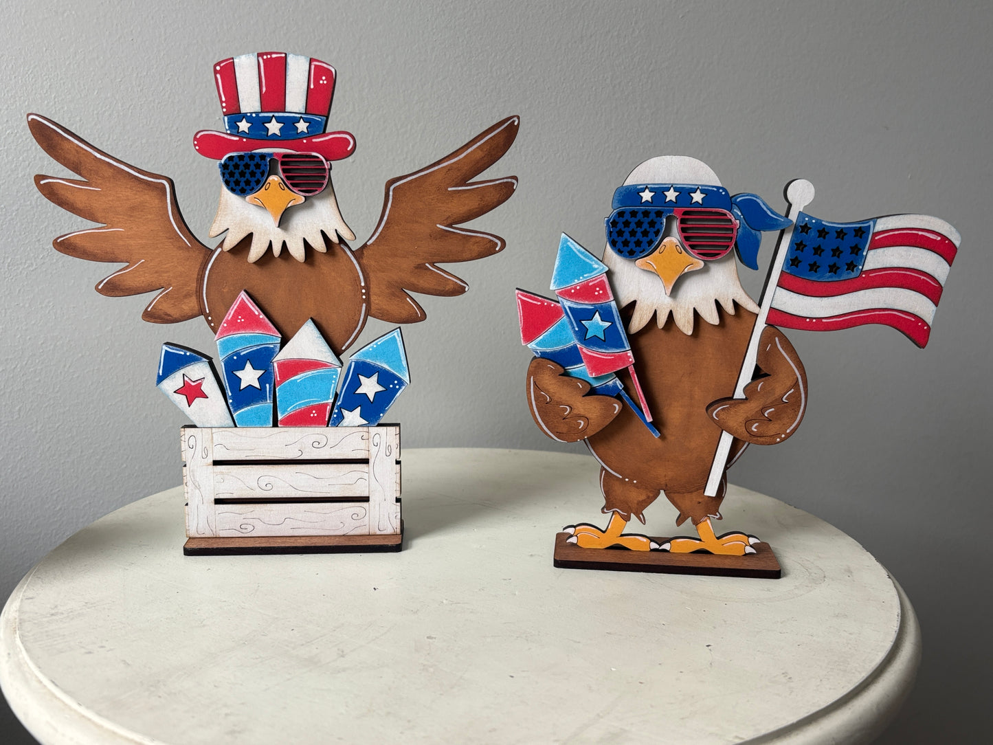 Mini standing patriotic eagles