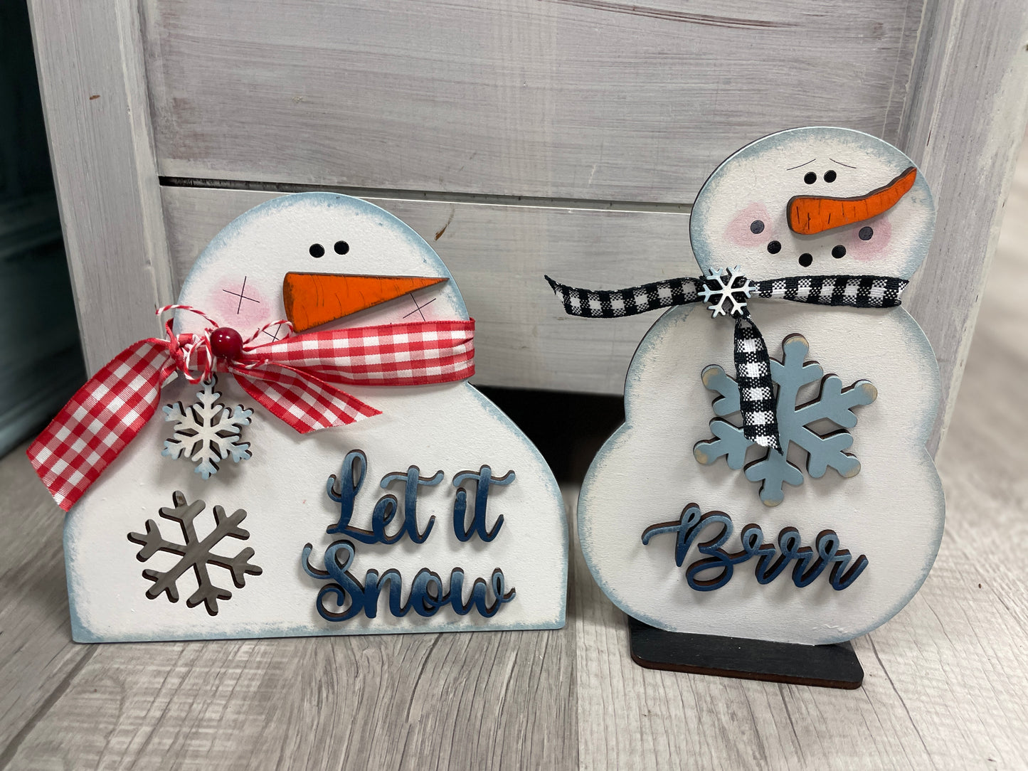 Standing snowmen
