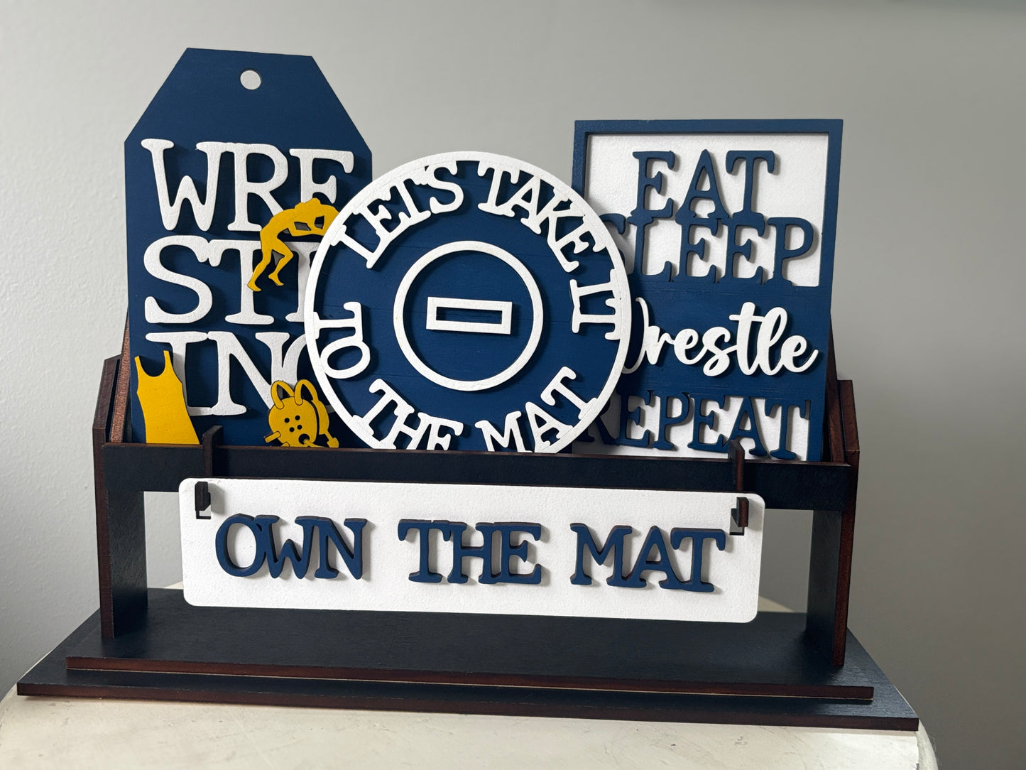 Wrestling interchangeable insert set for shelf and wagon