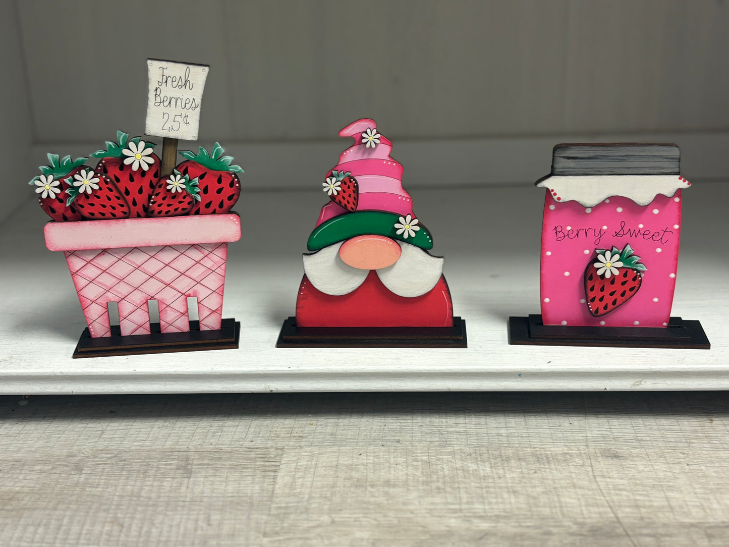 Strawberry shelf sitters