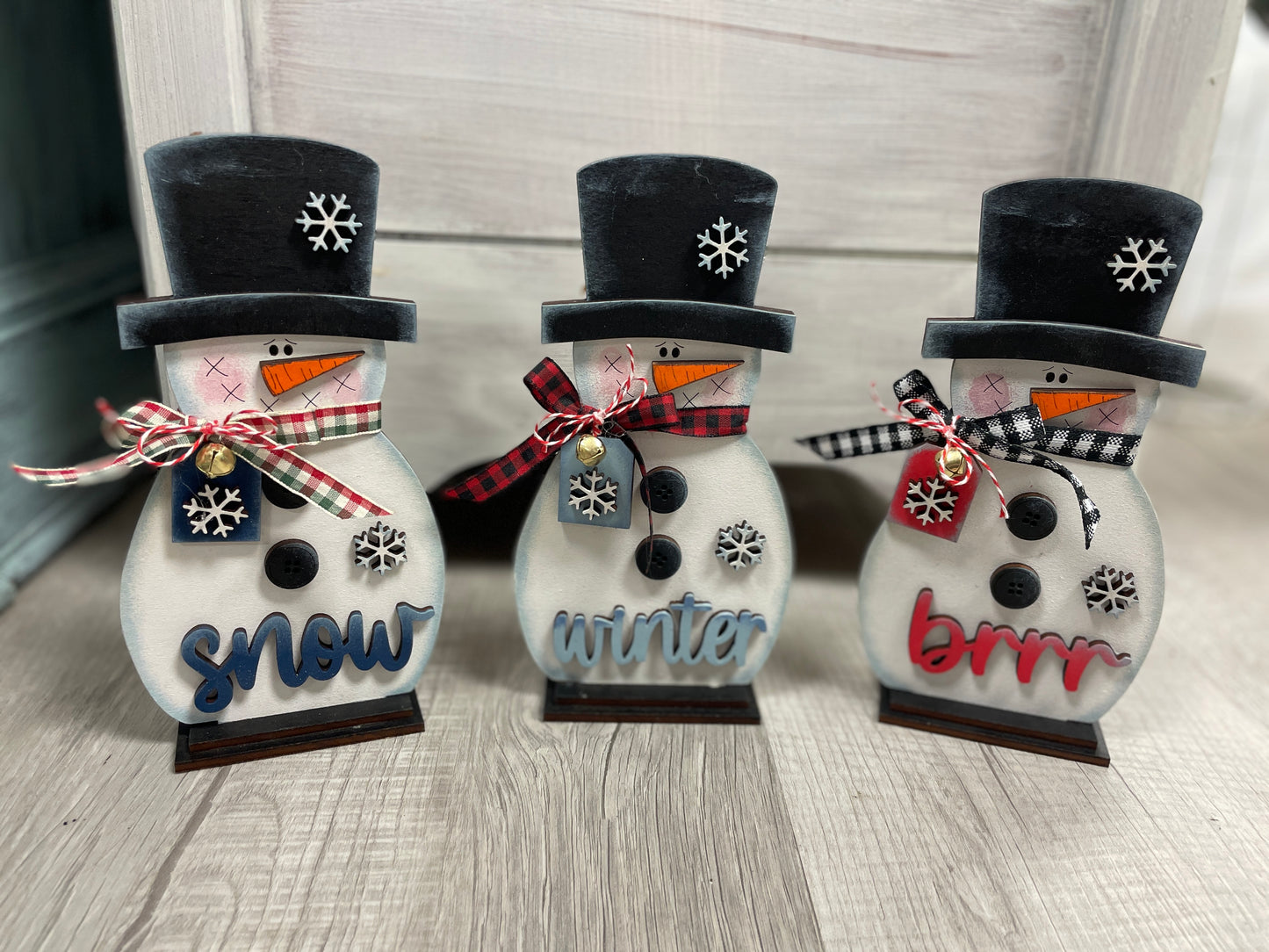 Standing snowmen