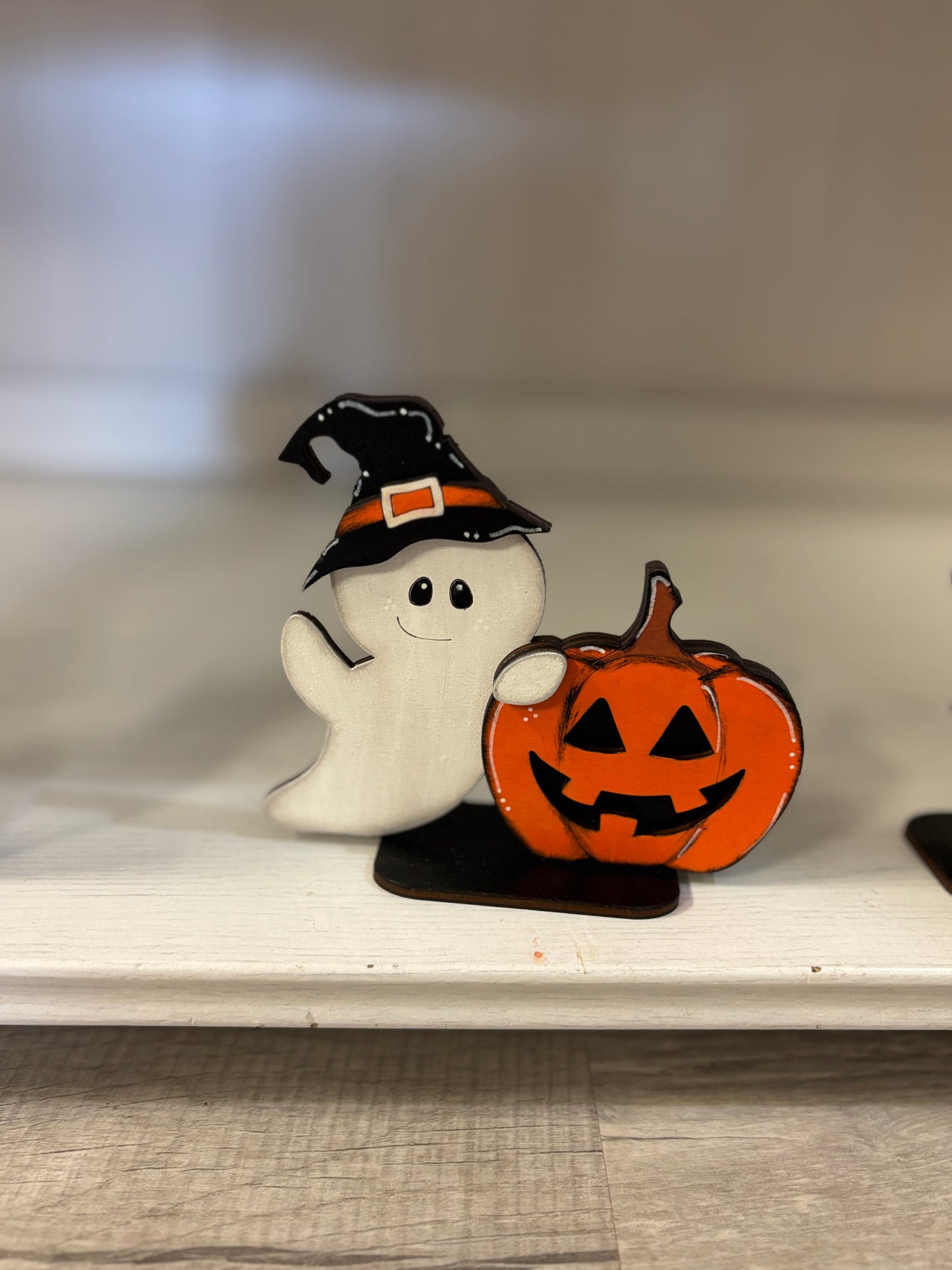 Mini standing Halloween ghosts