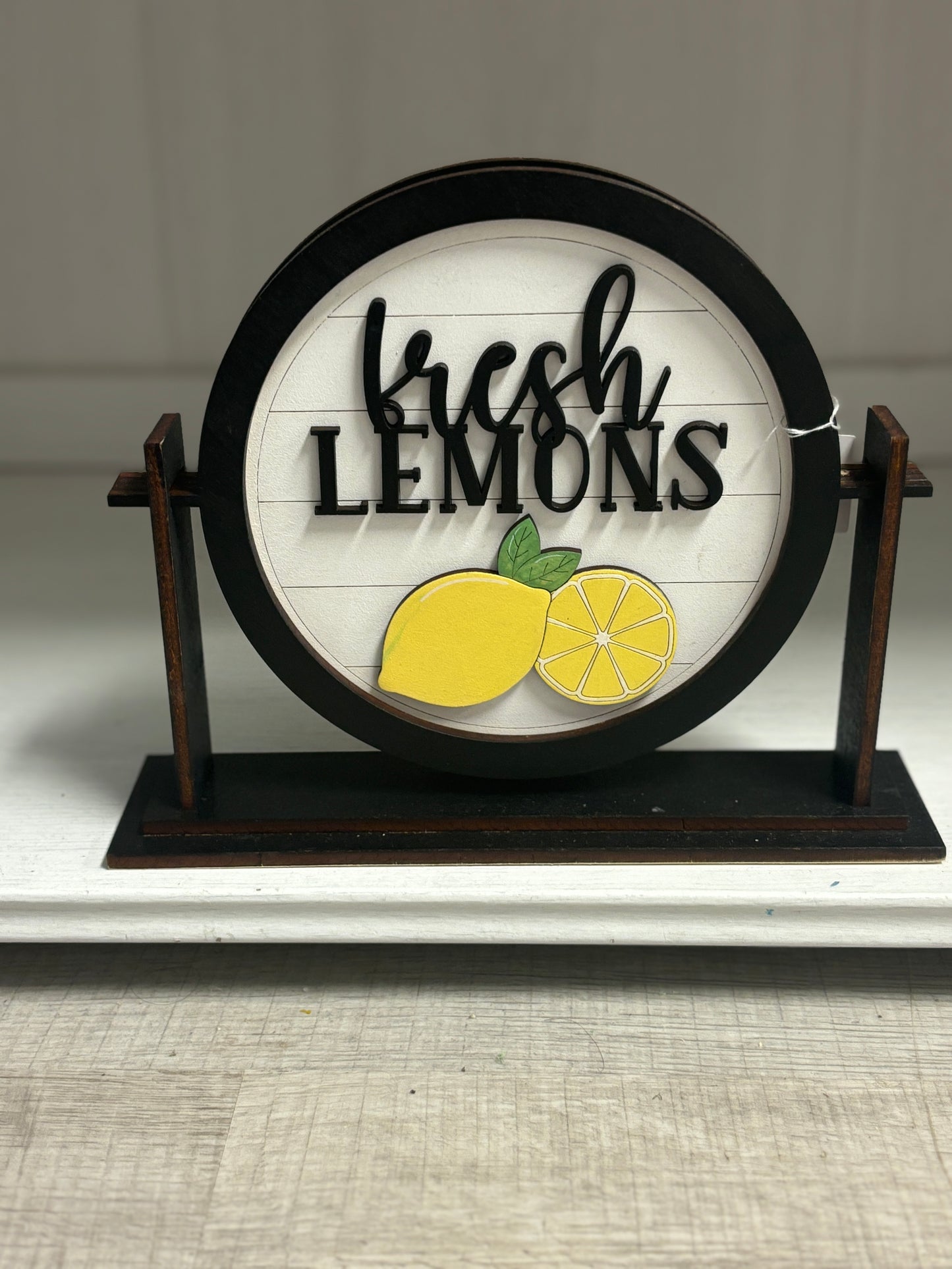 Fresh lemons interchangeable round insert