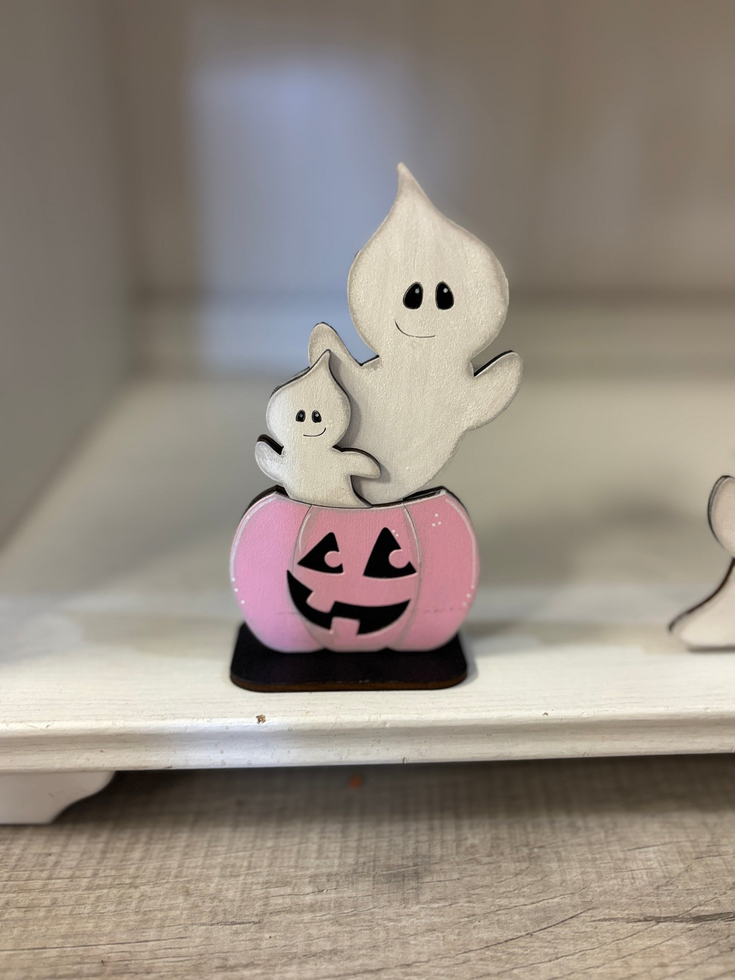 Mini standing Halloween ghosts