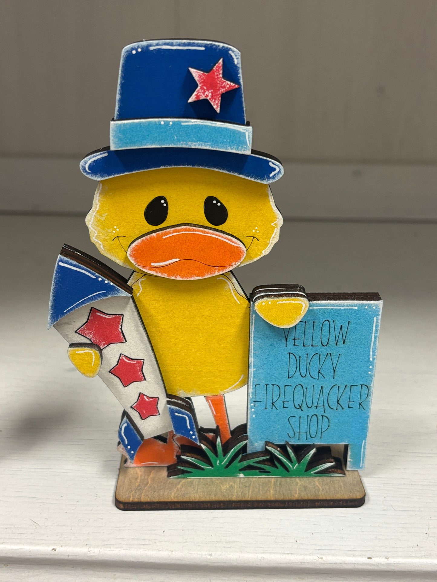 Mini standing patriotic ducks