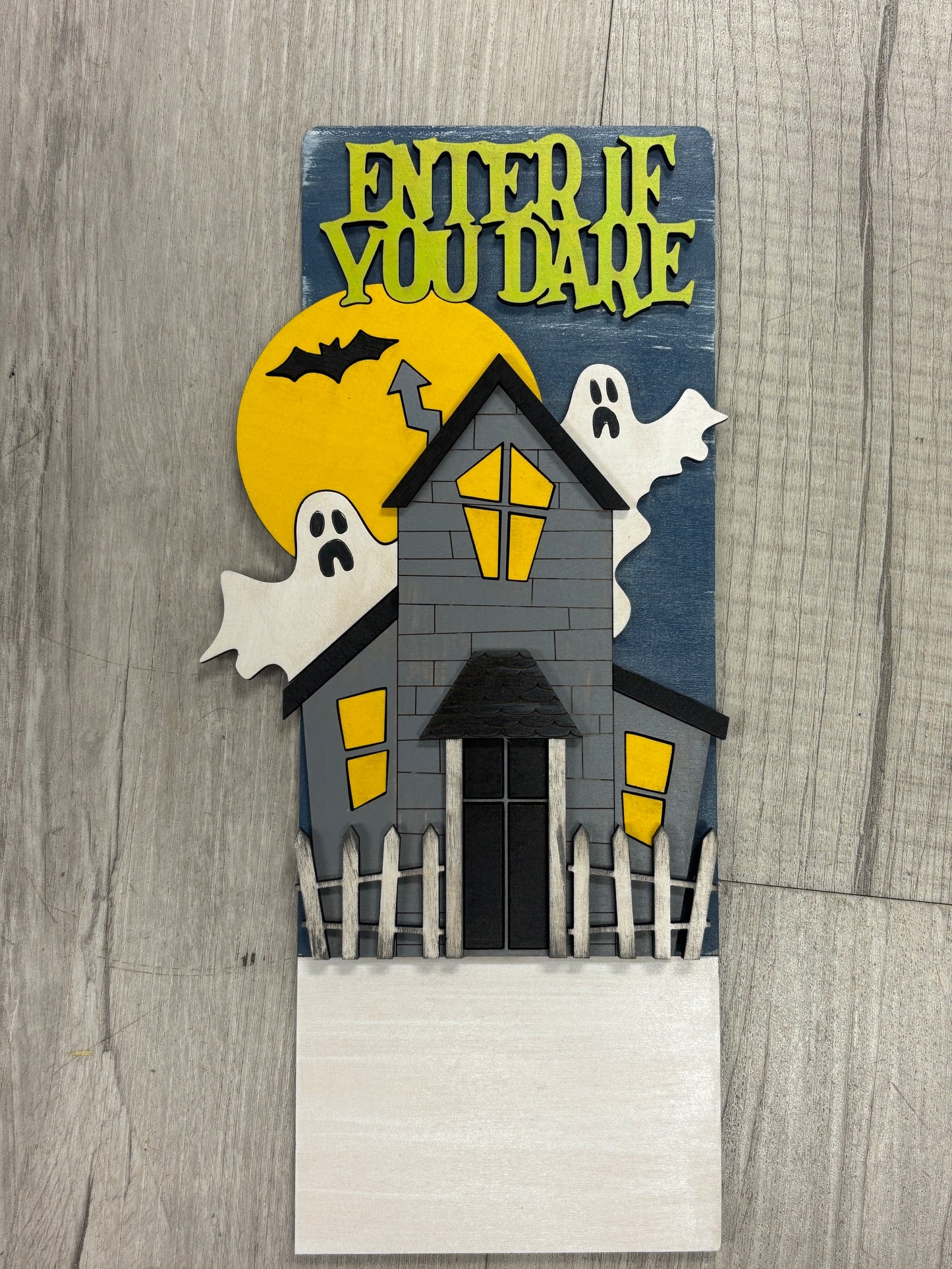 Interchangeable inserts for the Address sign