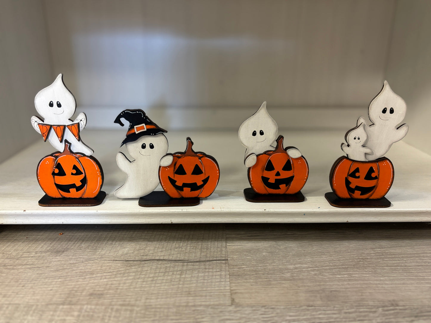 Mini standing Halloween ghosts