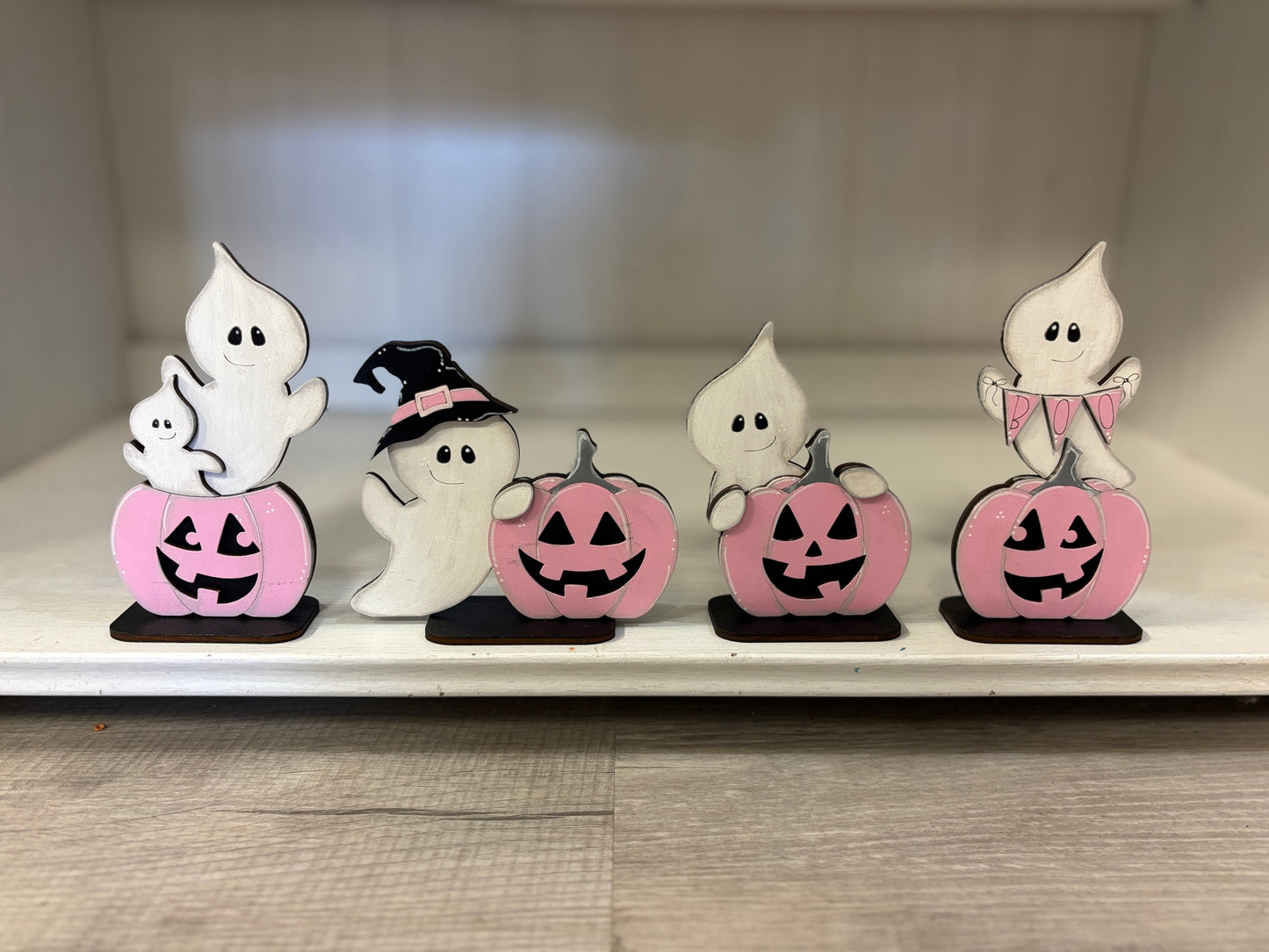 Mini standing Halloween ghosts