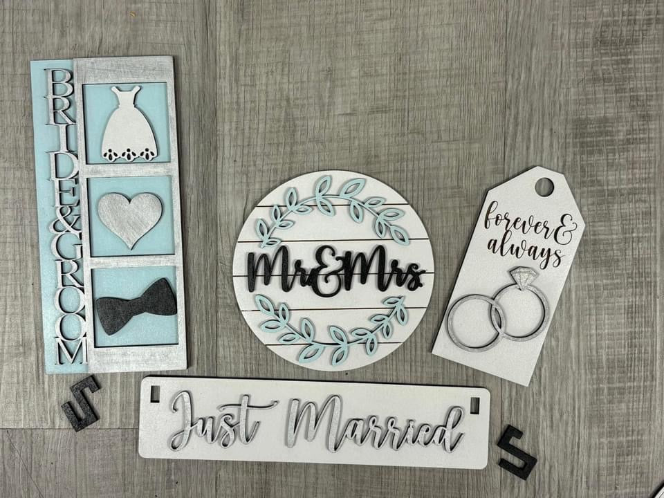 Mr. & Mrs. - Wedding, anniversary interchangeable set for wagon and shelf