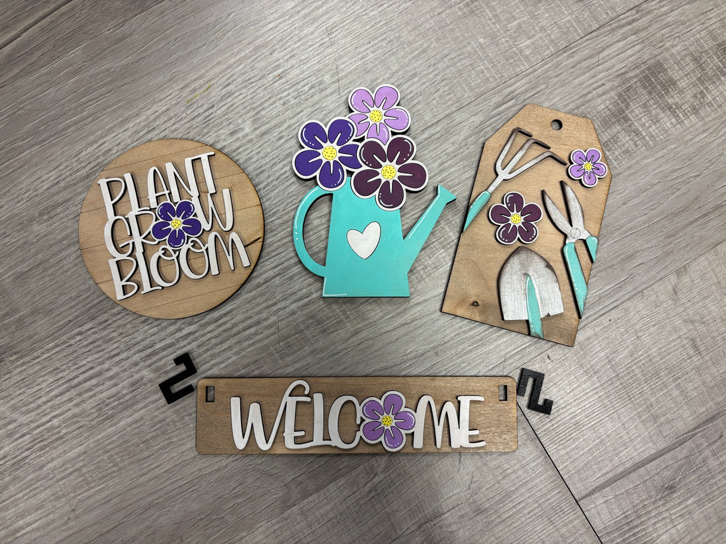 Welcome spring wagon/shelf set