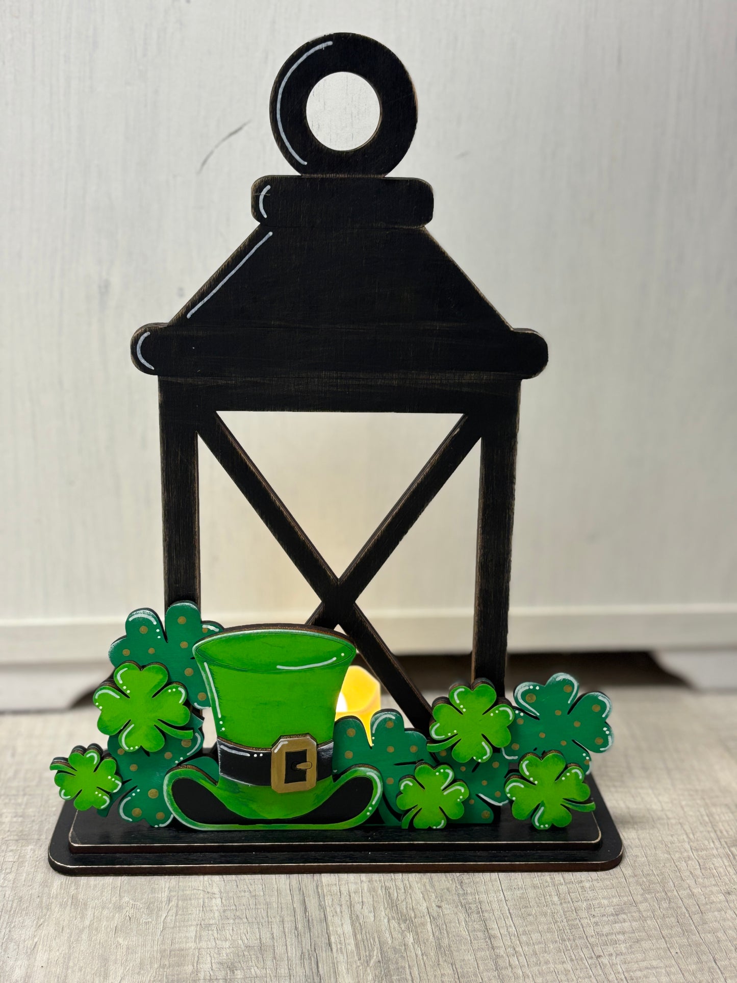 Lantern with candle (battery operated) with interchangeable inserts