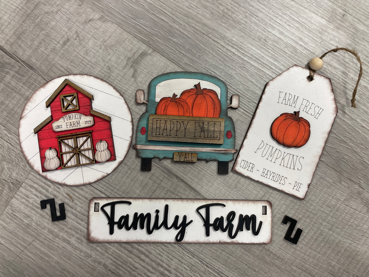 Family farm fall interchangeable insert set for wagon and shelf