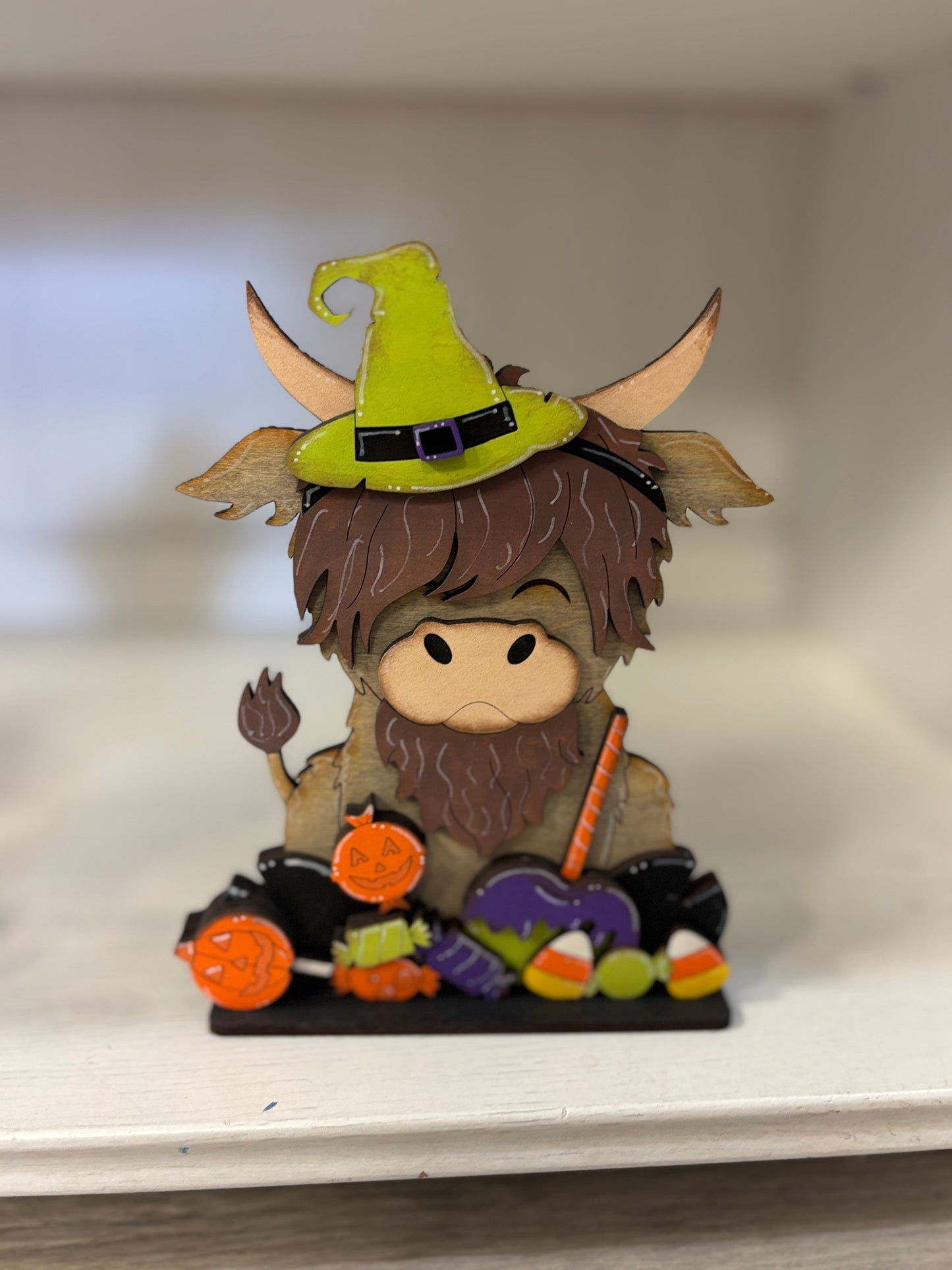 Mini standing highland cow- witch / Halloween
