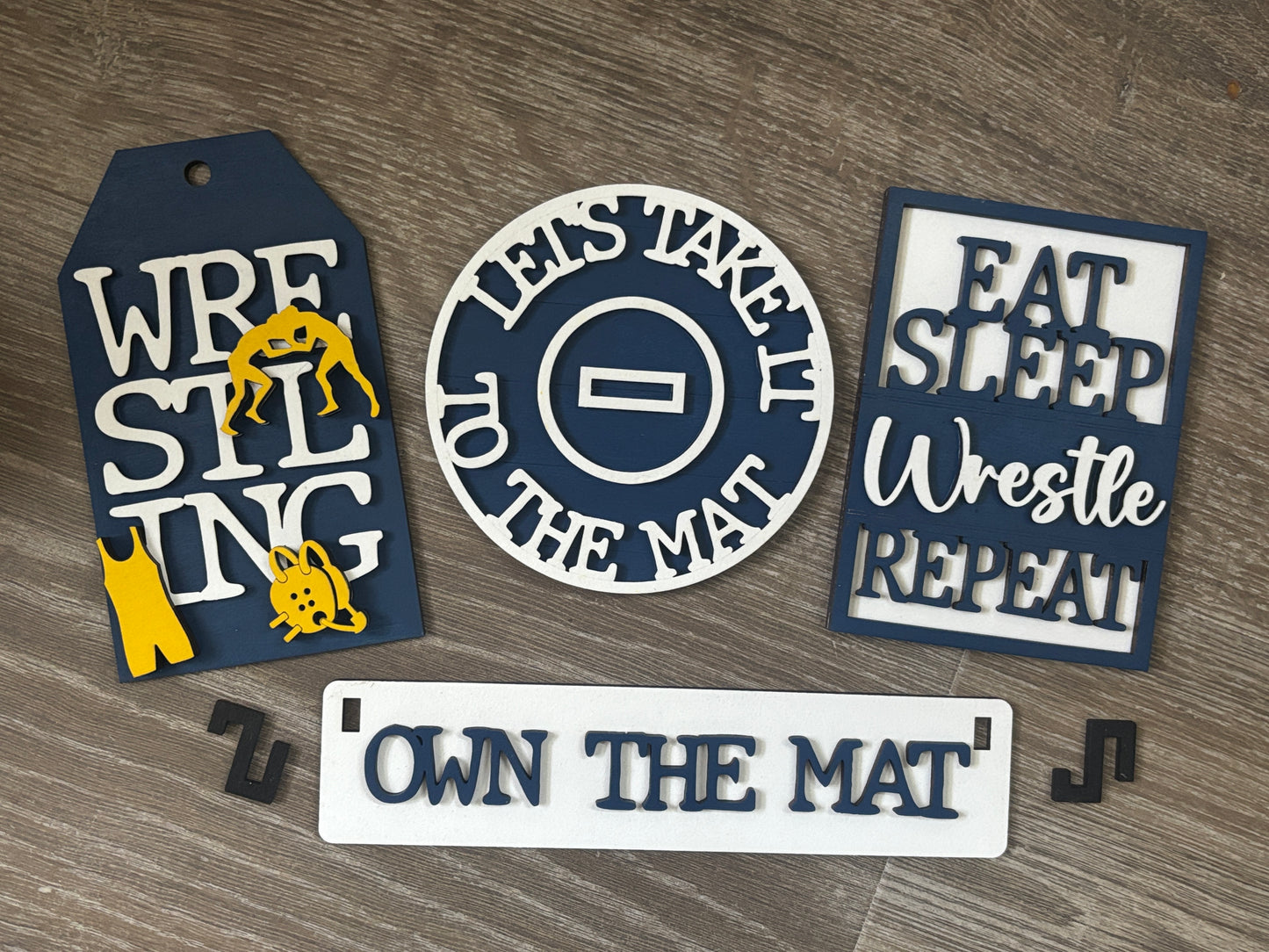 Wrestling interchangeable insert set for shelf and wagon