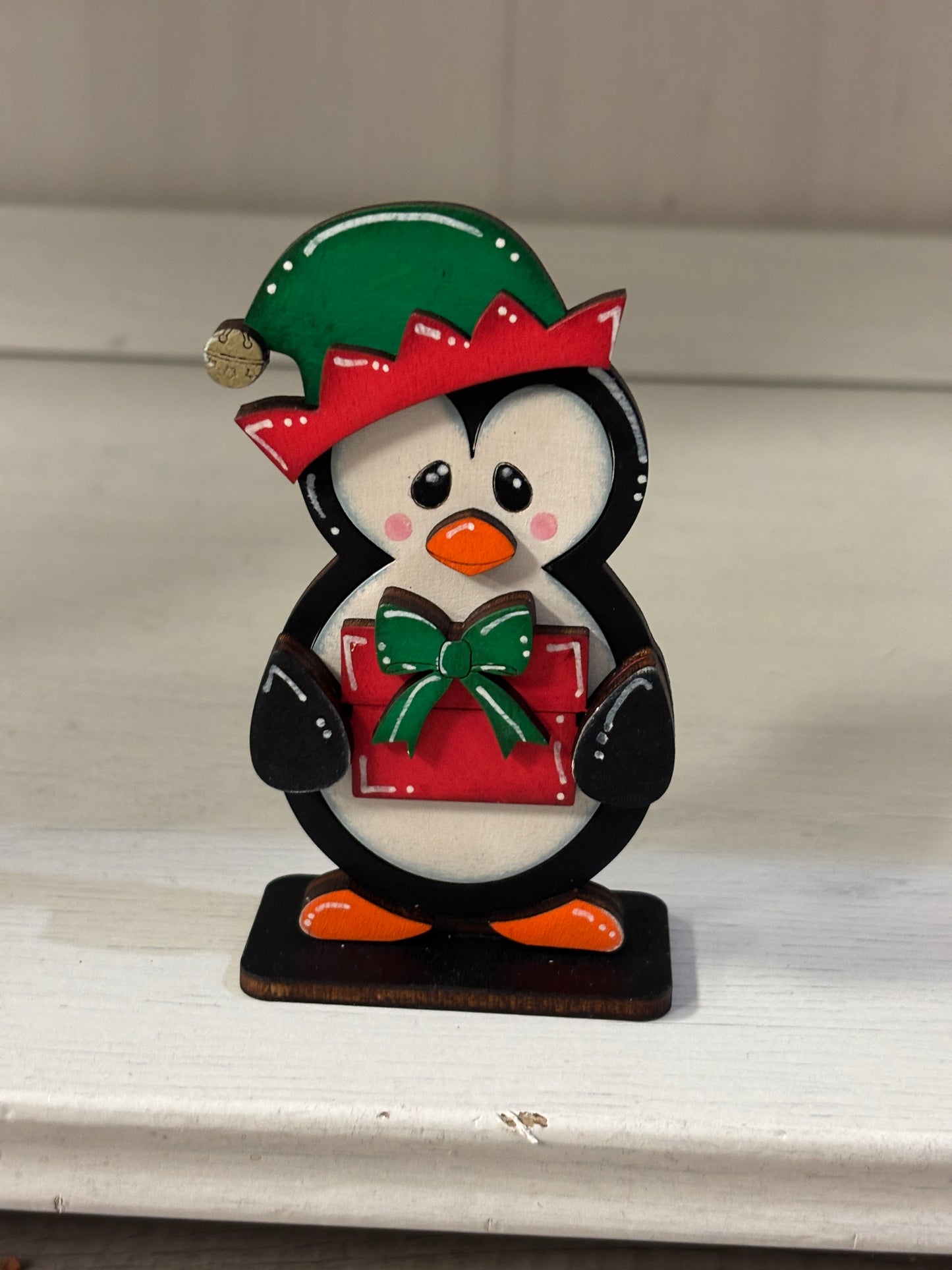 Standing Christmas penguins