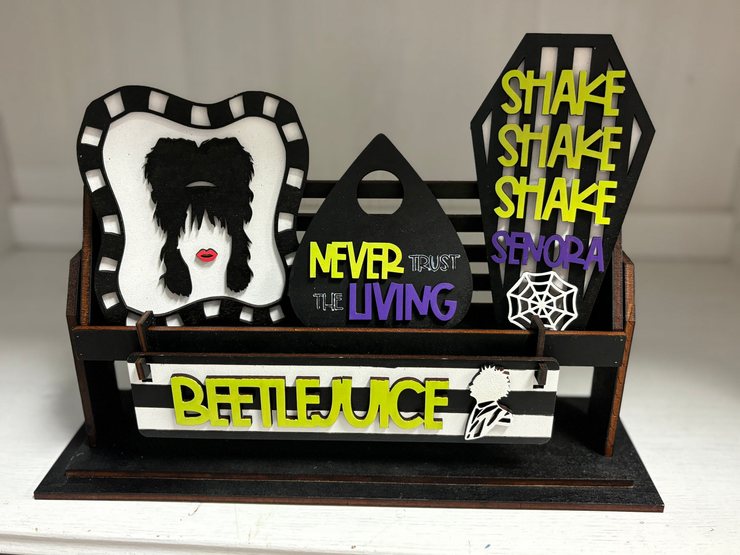 Beetlejuice interchangeable insert set for wagon and shelf