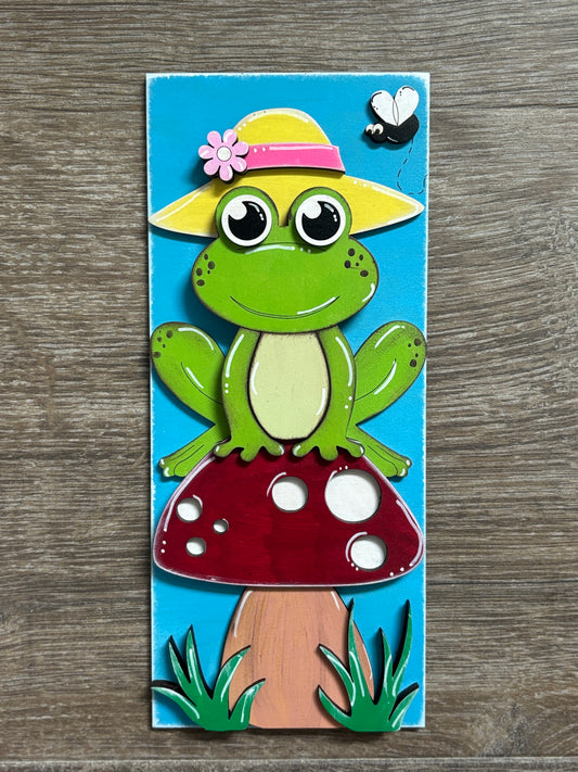 Frog themed interchangeable square and rectangle inserts