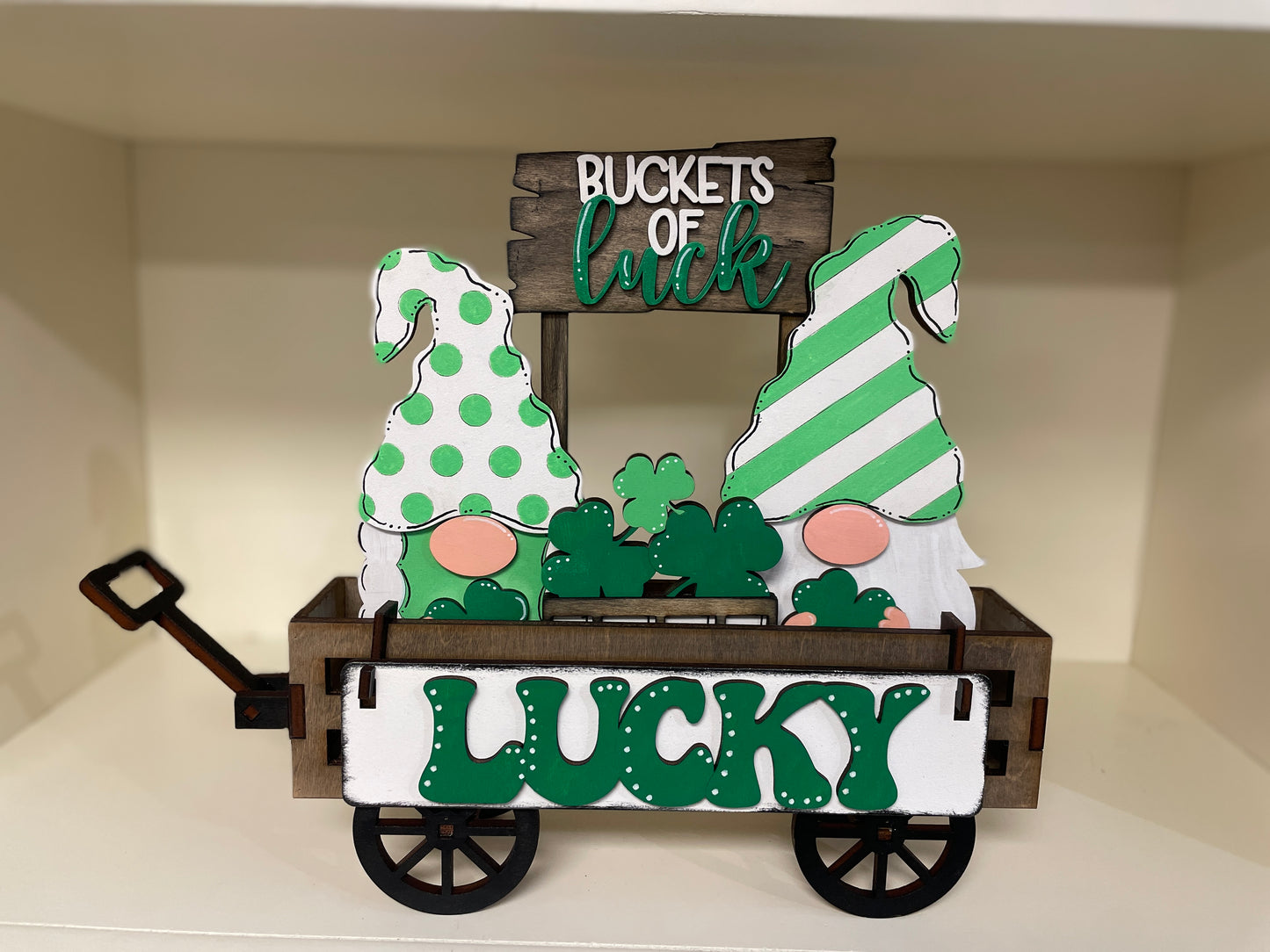 Lucky gnome wagon/shelf/crate set