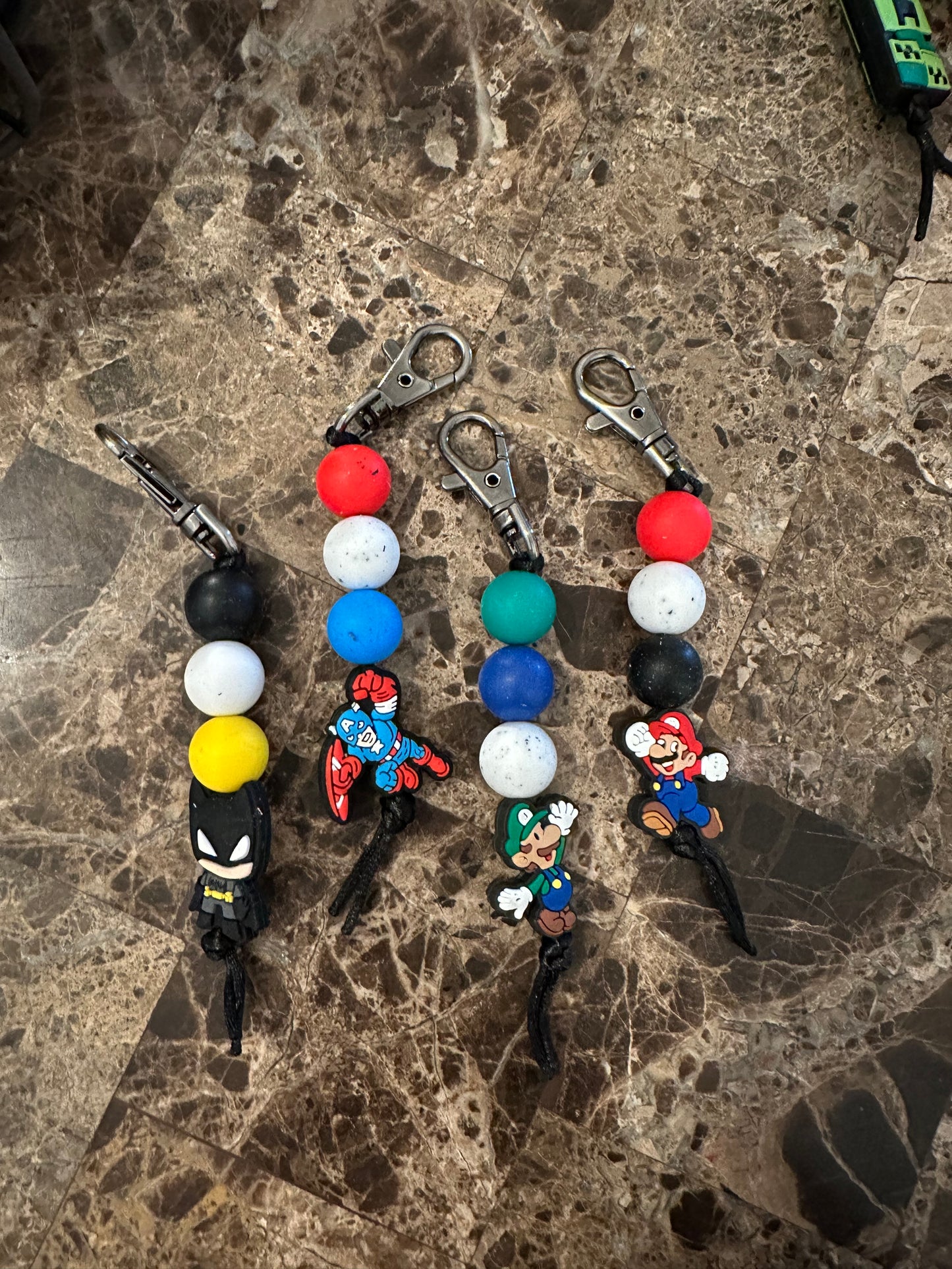 Zipper pulls