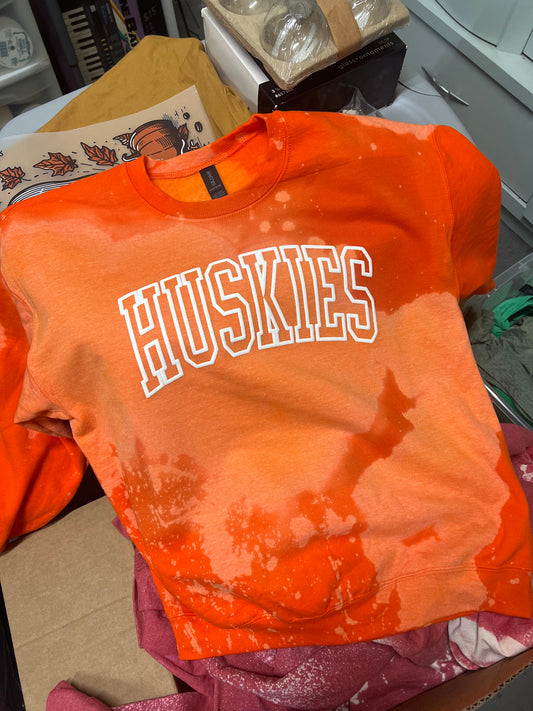 Huskies puff print crew bleached