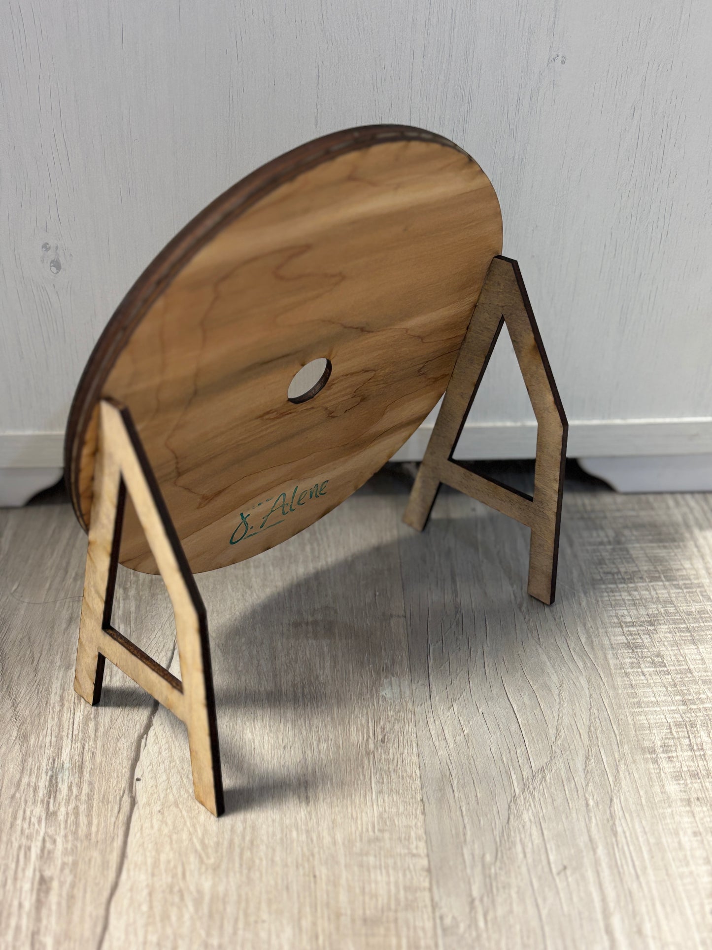 Round stand for 6 inch interchangeable round inserts (sold separately)