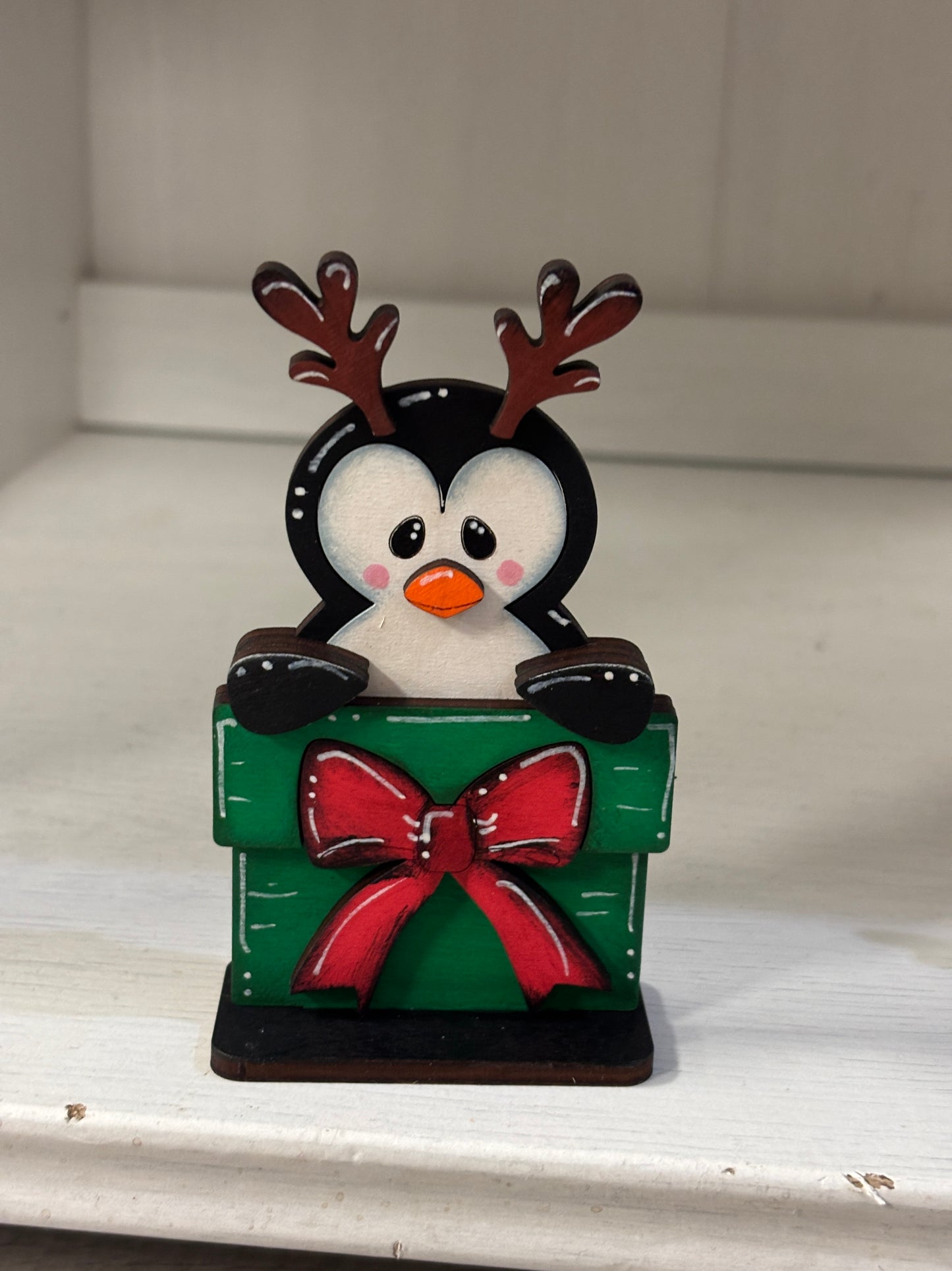 Standing Christmas penguins
