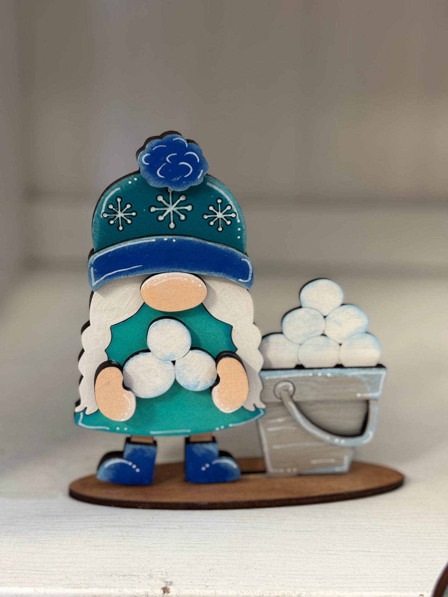 Mini standing gnomes - winter