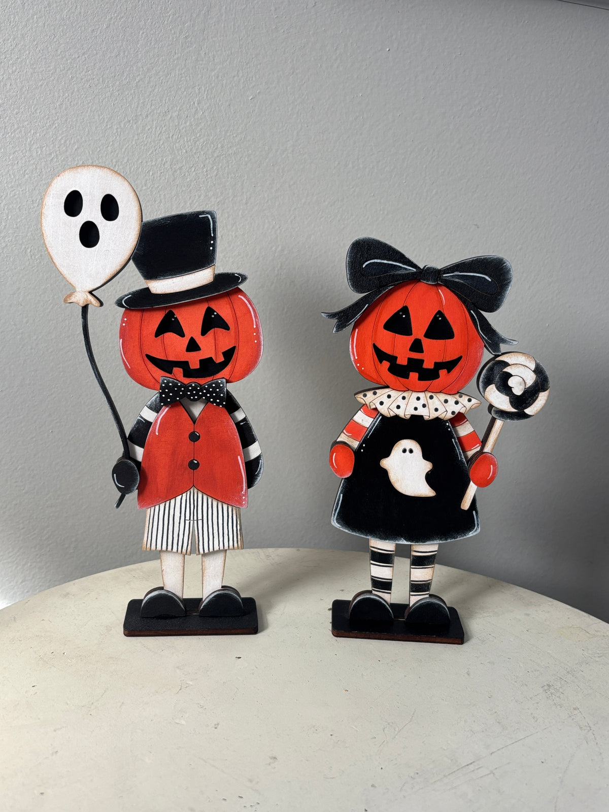 Mini standing pumpkin people