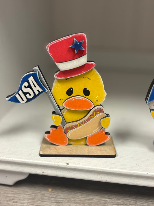 Mini standing patriotic ducks
