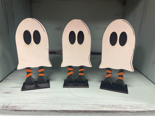 Standing ghost decor (1)