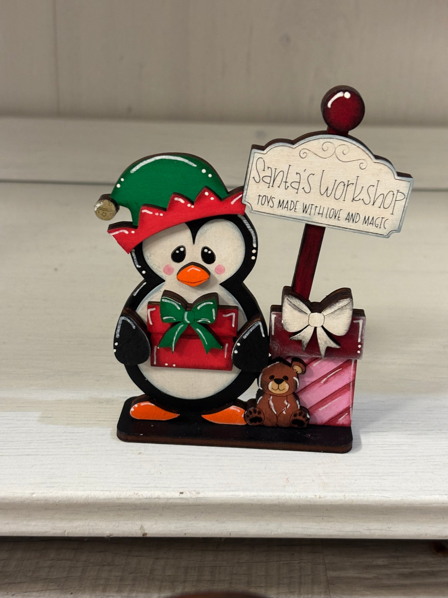 Standing Christmas penguins