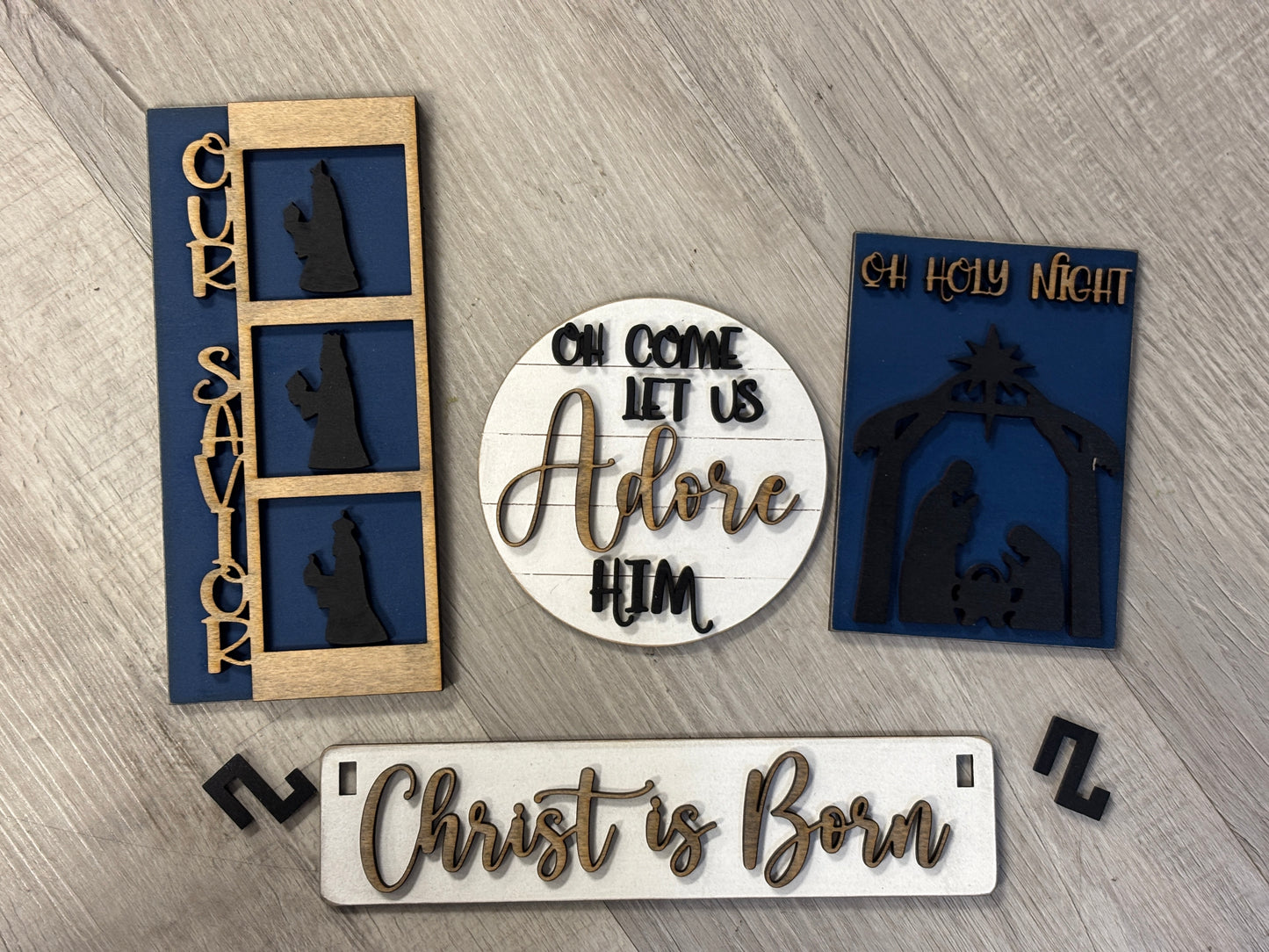 Christ is born wagon/shelf set