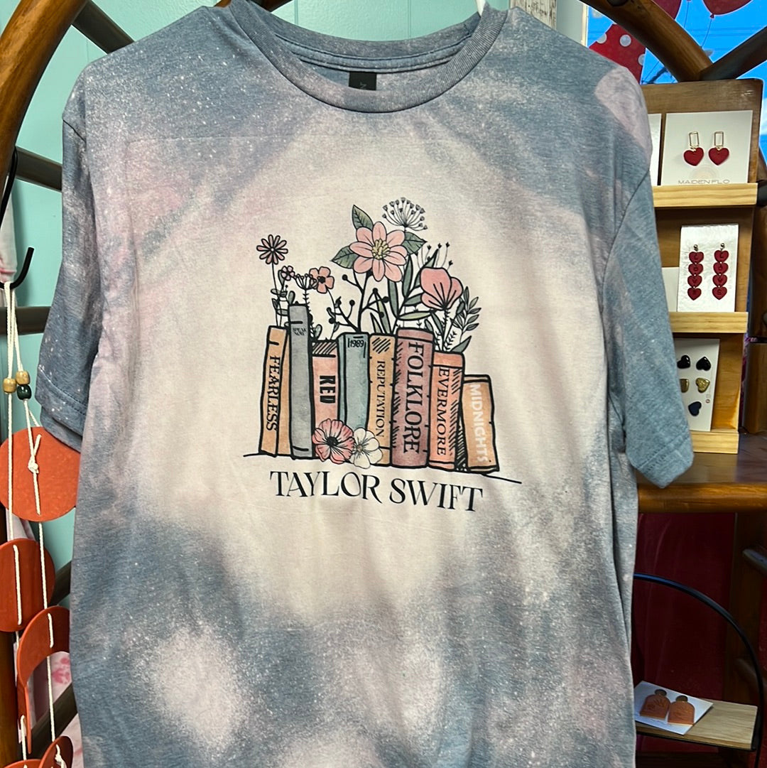 Taylor swift books tee