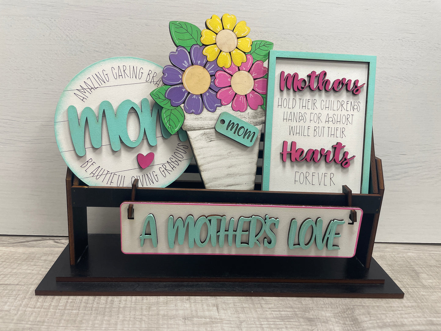 A mother’s love interchangeable insert set for wagon/shelf