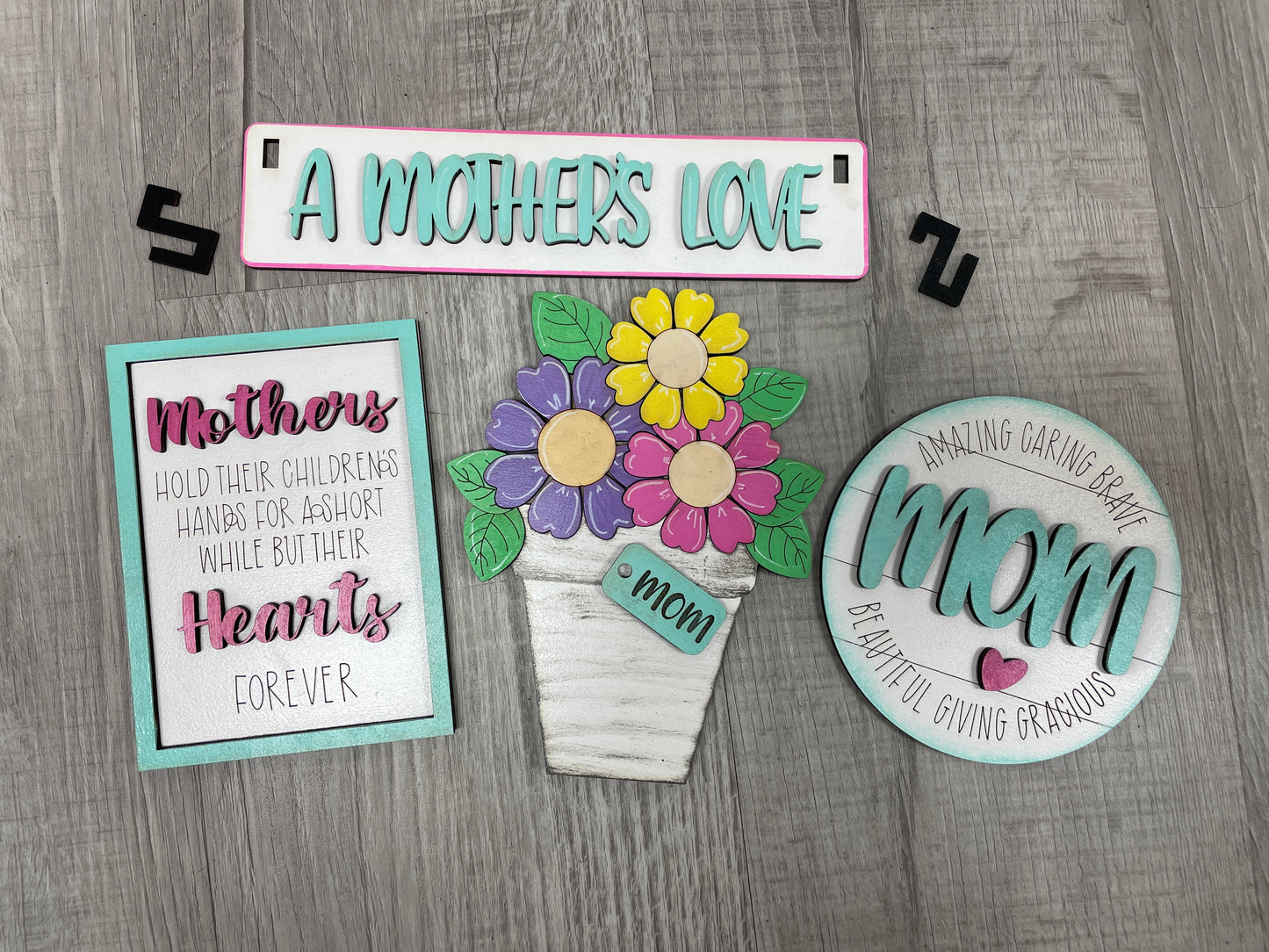 A mother’s love interchangeable insert set for wagon/shelf