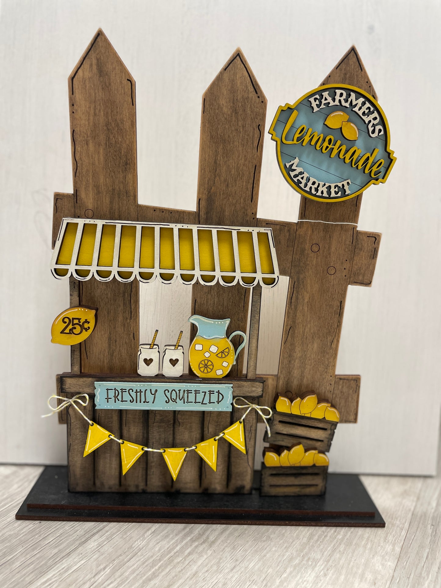 Interchangeable lemonade stand fence set